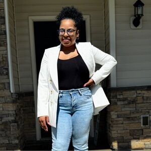 Meet your Posher, Kafia